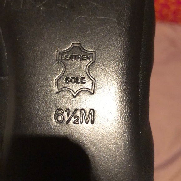 New Tory Burch shoes - Picture 5 of 6